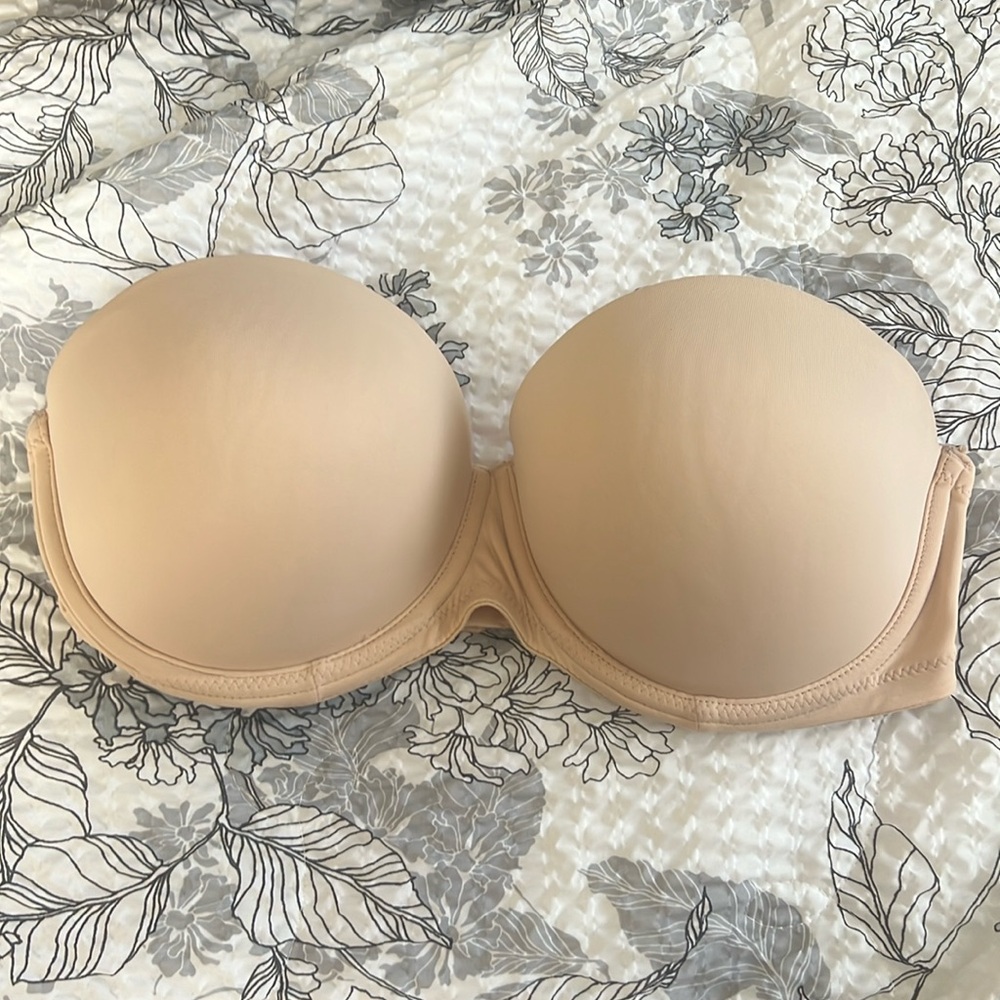 VS nude strapless bra